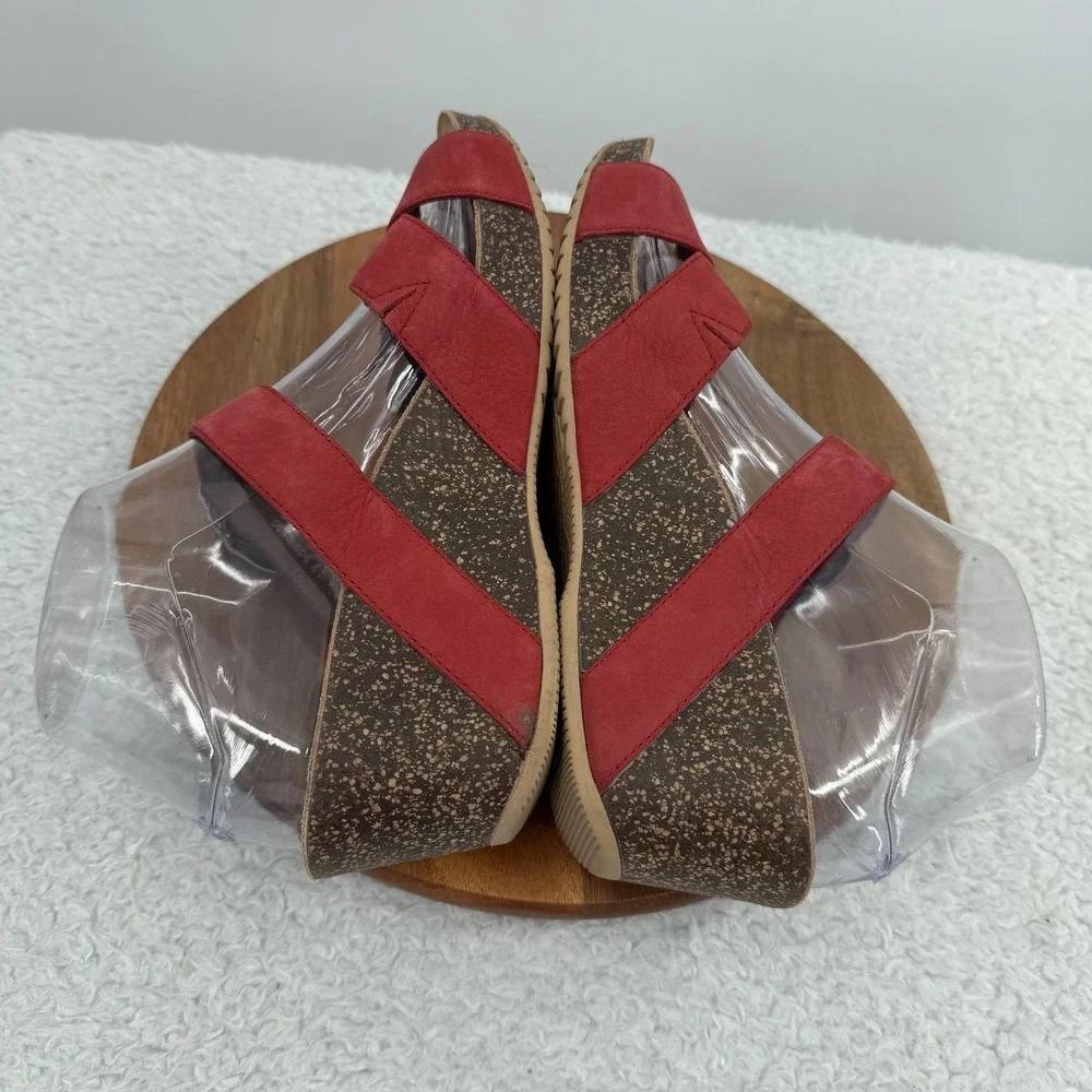 Dansko Susie Milled Nubuck Sandal Womens 8.5 Red Leather Strappy‎ Wedge Comfort